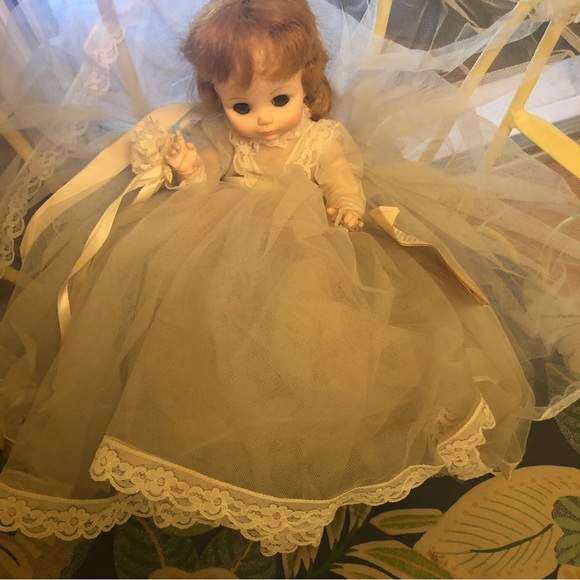 Madame Alexander vintage bride doll Pretty doll Recapture Your